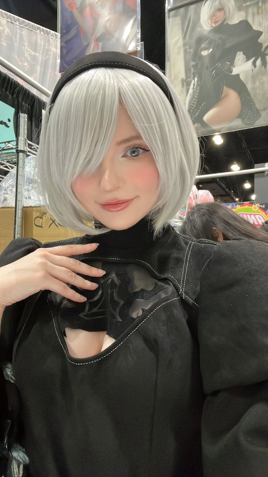 Hình ảnh cosplay mới tuyệt đẹp của người mẫu Ashley! Quỳ gối dưới váy lựu của Ada Wong